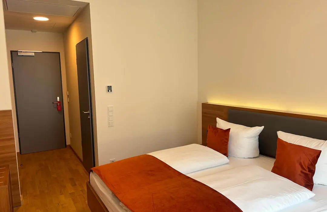 sevenDays Hotel BoardingHouse-1
